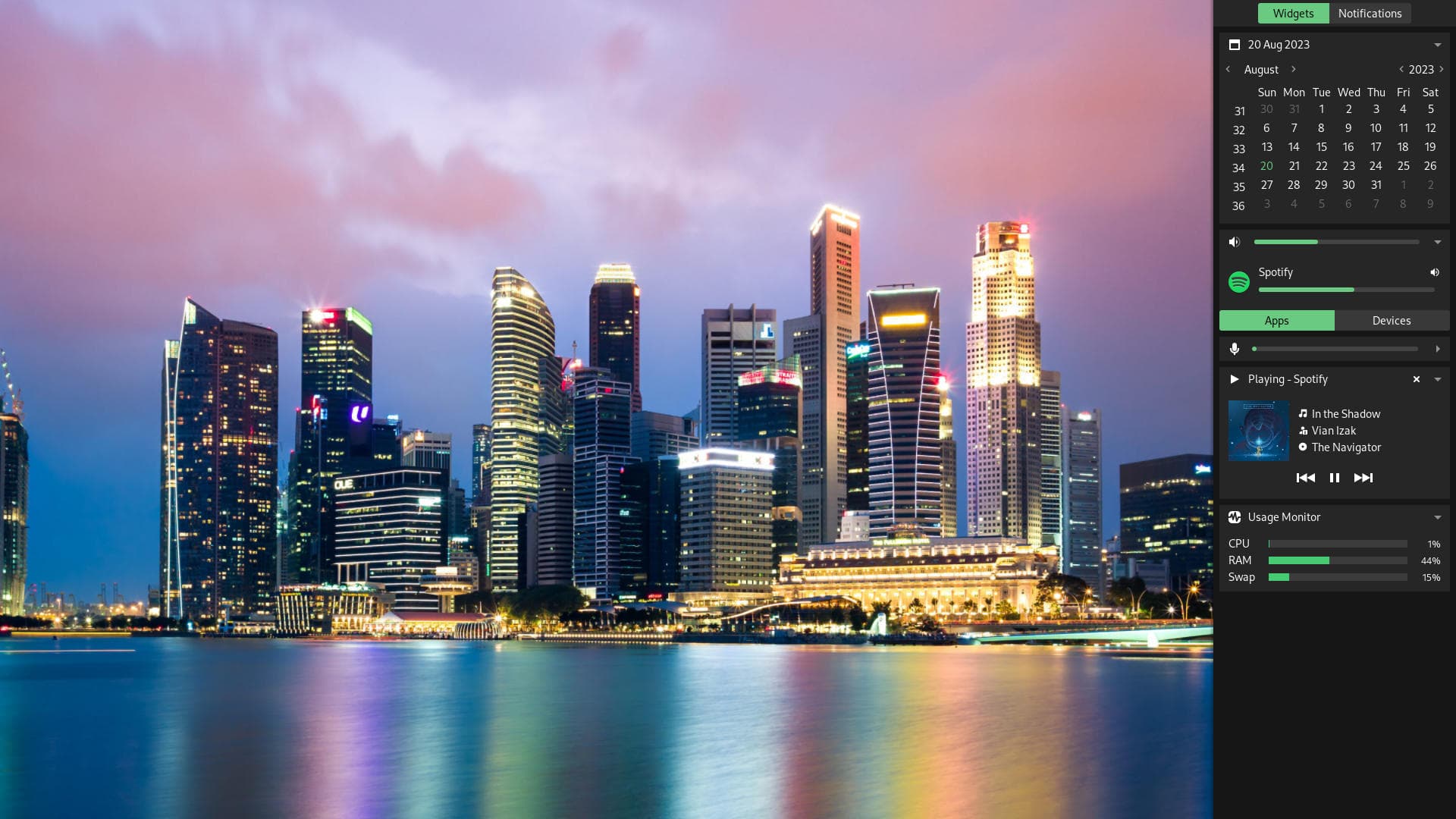 Raven sidebar showing calendar widget and media controls